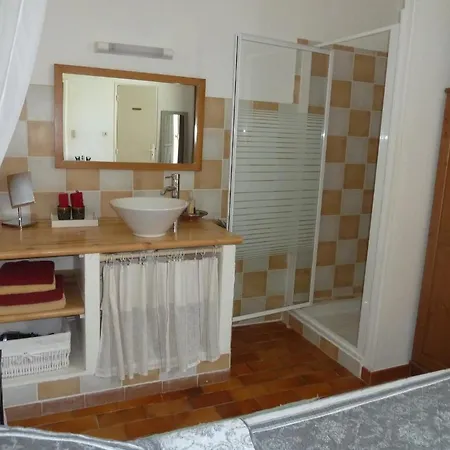 Mas De Valiguiere Hotel 2*